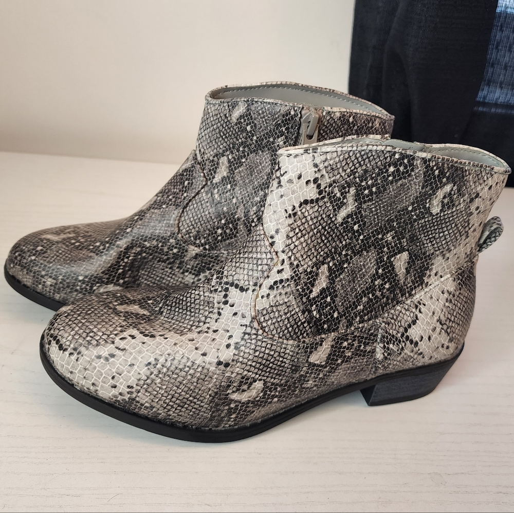 Cat and Jack Girls Snake Print Ankle Boot